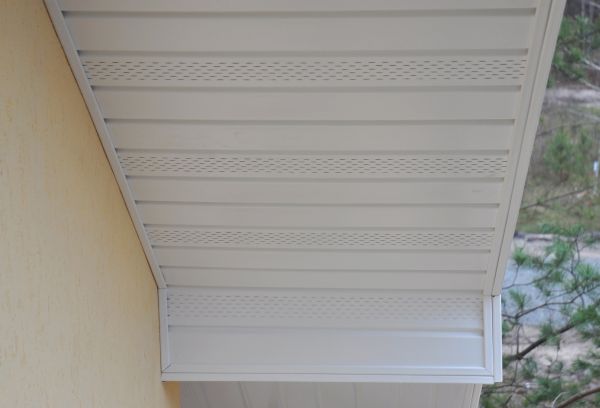 Soffit Dirt Removal